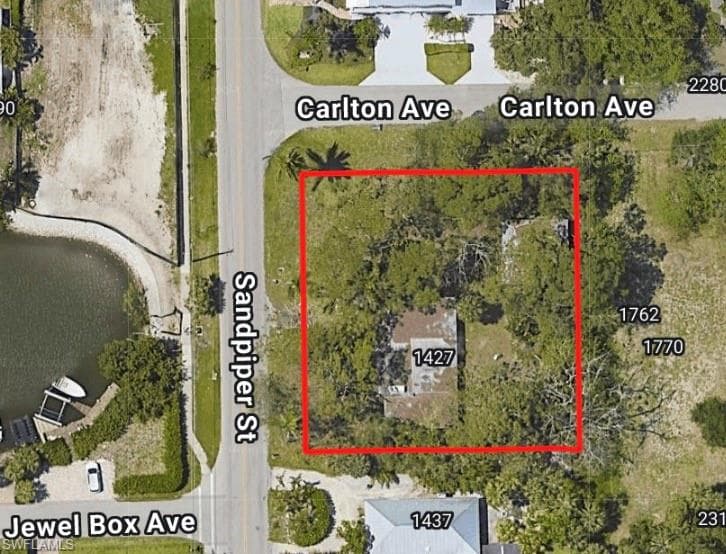 1427 Sandpiper St, Naples, FL 34102-1
