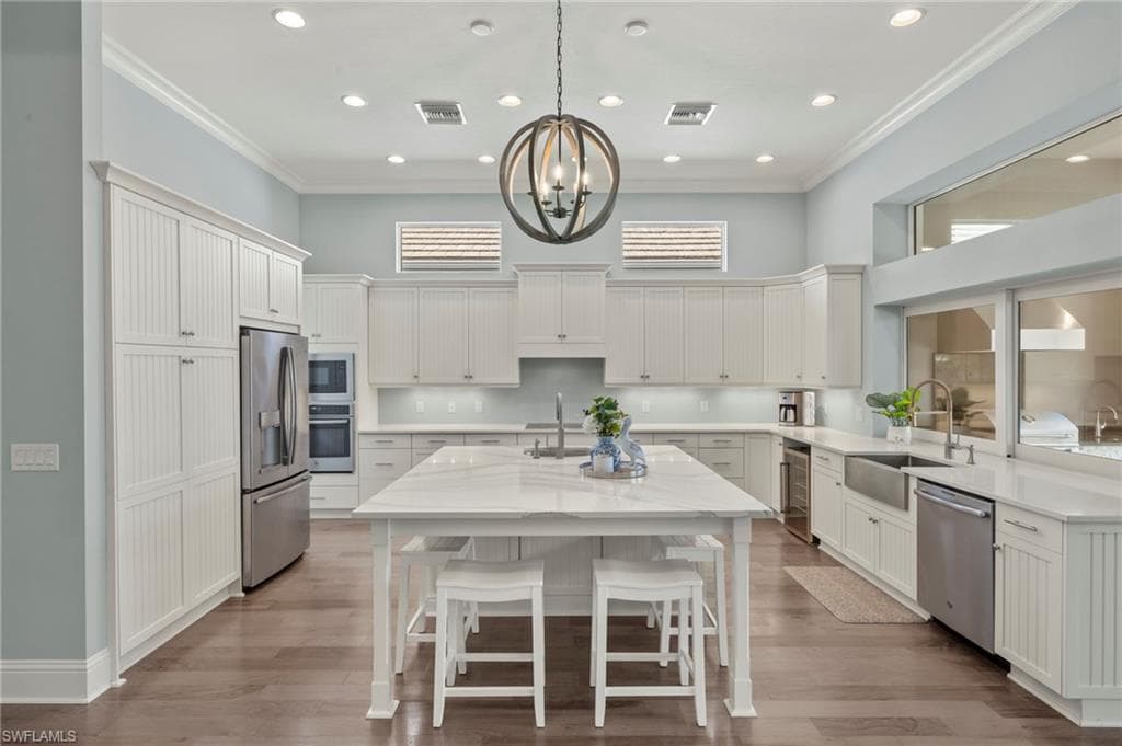 6420 Pembroke Way, Naples, FL 34113-3