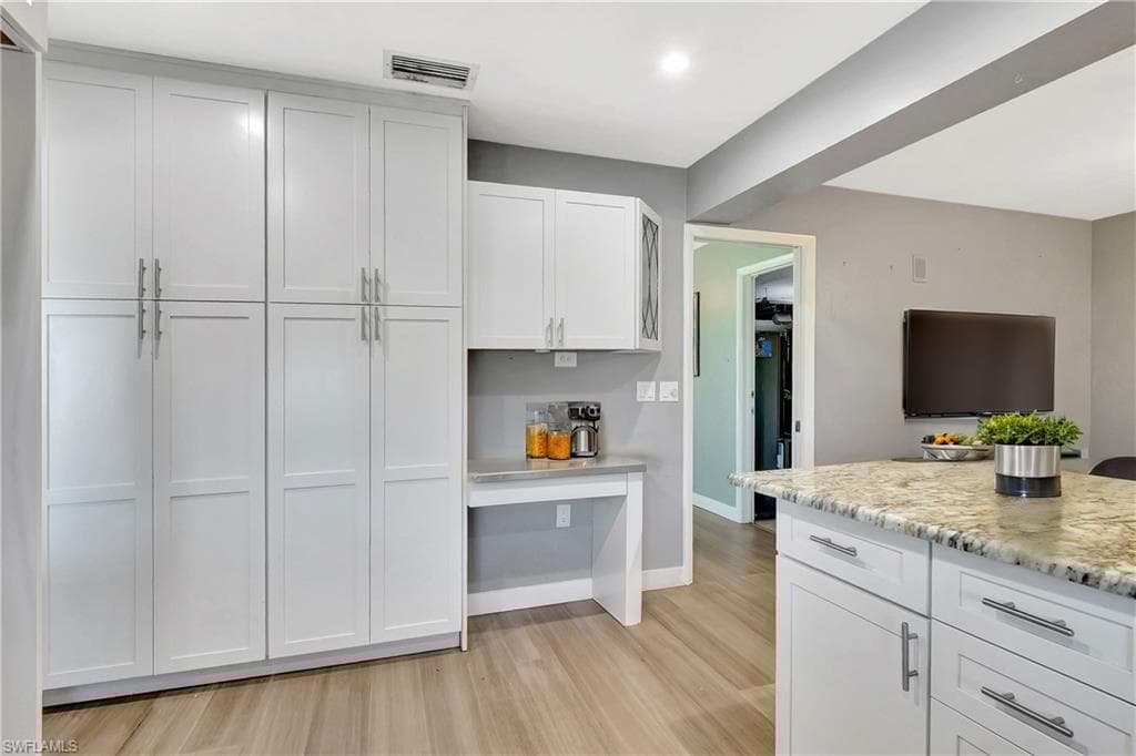 223 Pine Valley Cir, Naples, FL 34113-9