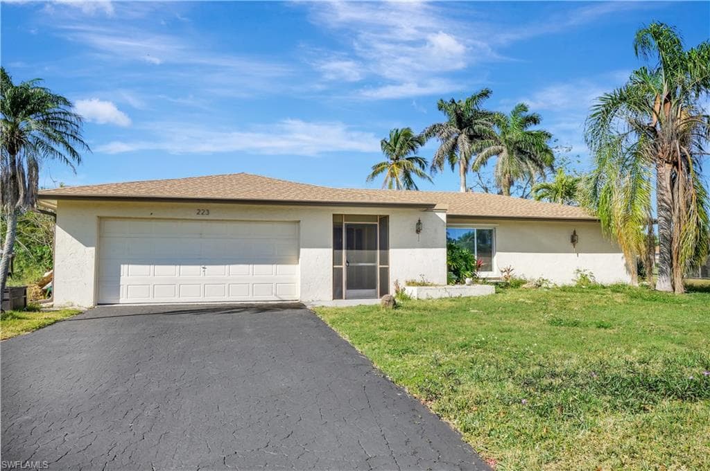 223 Pine Valley Cir, Naples, FL 34113-33