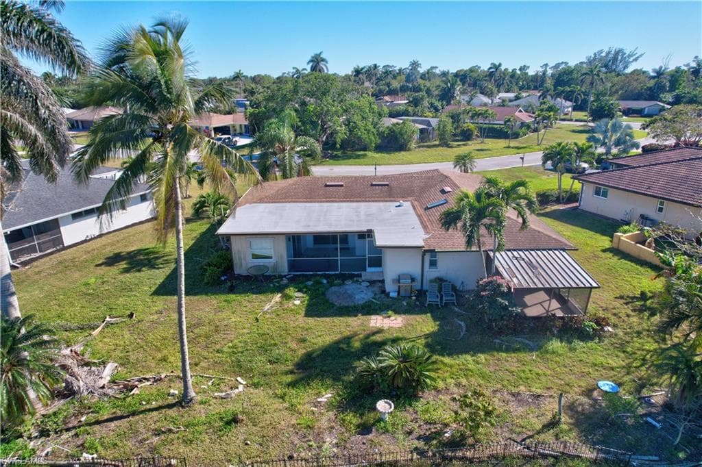 223 Pine Valley Cir, Naples, FL 34113-37