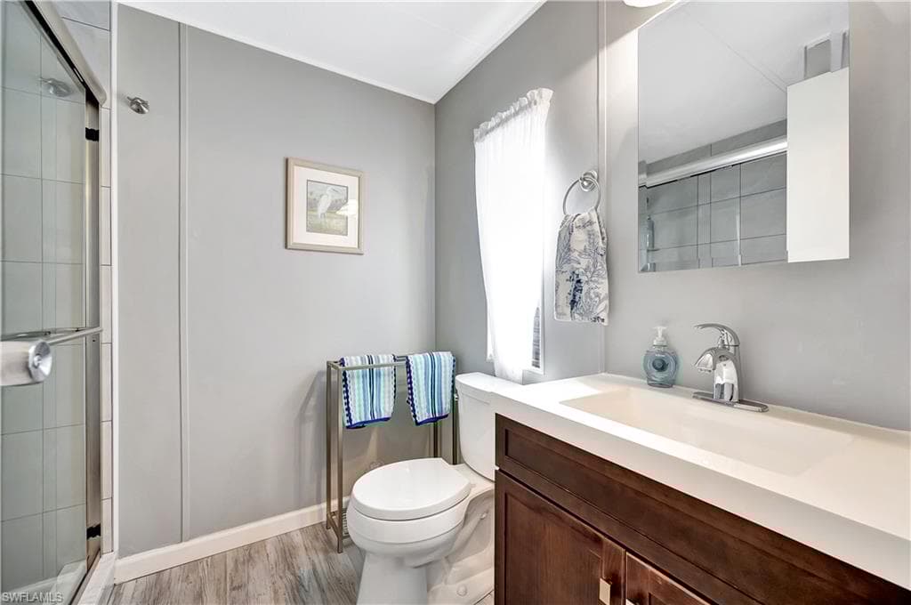 101 Pine Key Ln, Naples, FL 34114-18