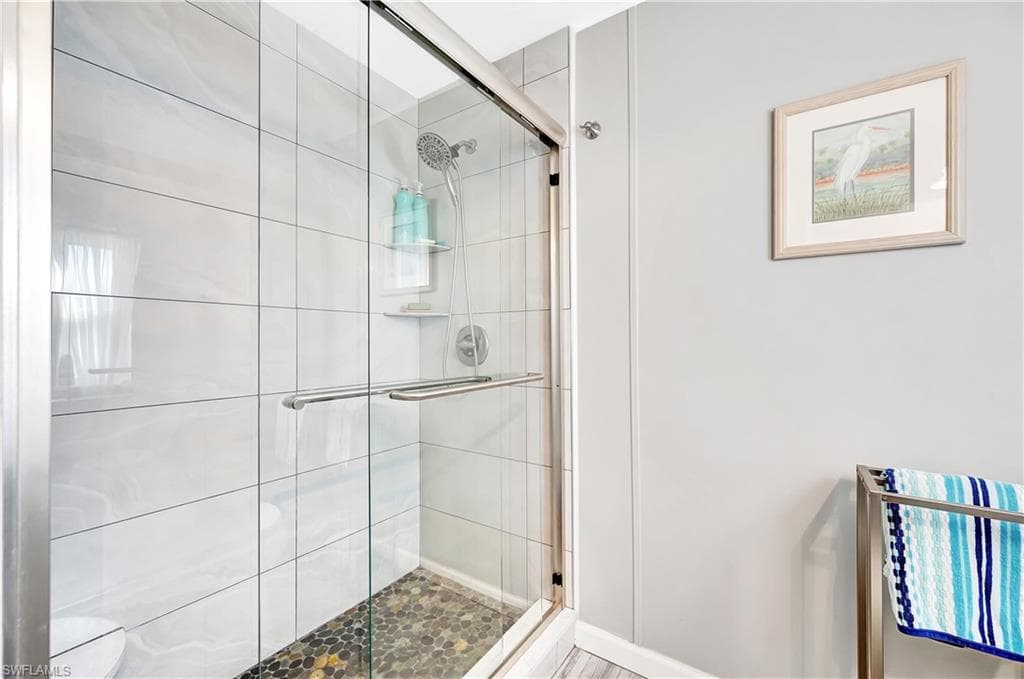 101 Pine Key Ln, Naples, FL 34114-19