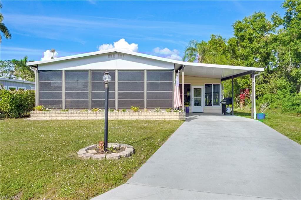 101 Pine Key Ln, Naples, FL 34114-31