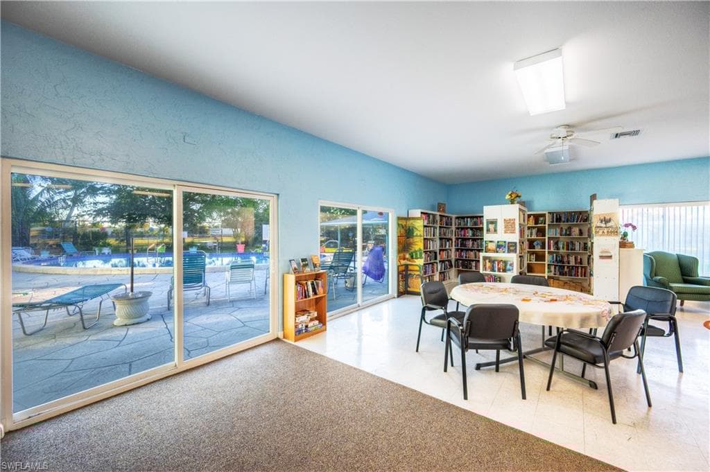101 Pine Key Ln, Naples, FL 34114-37