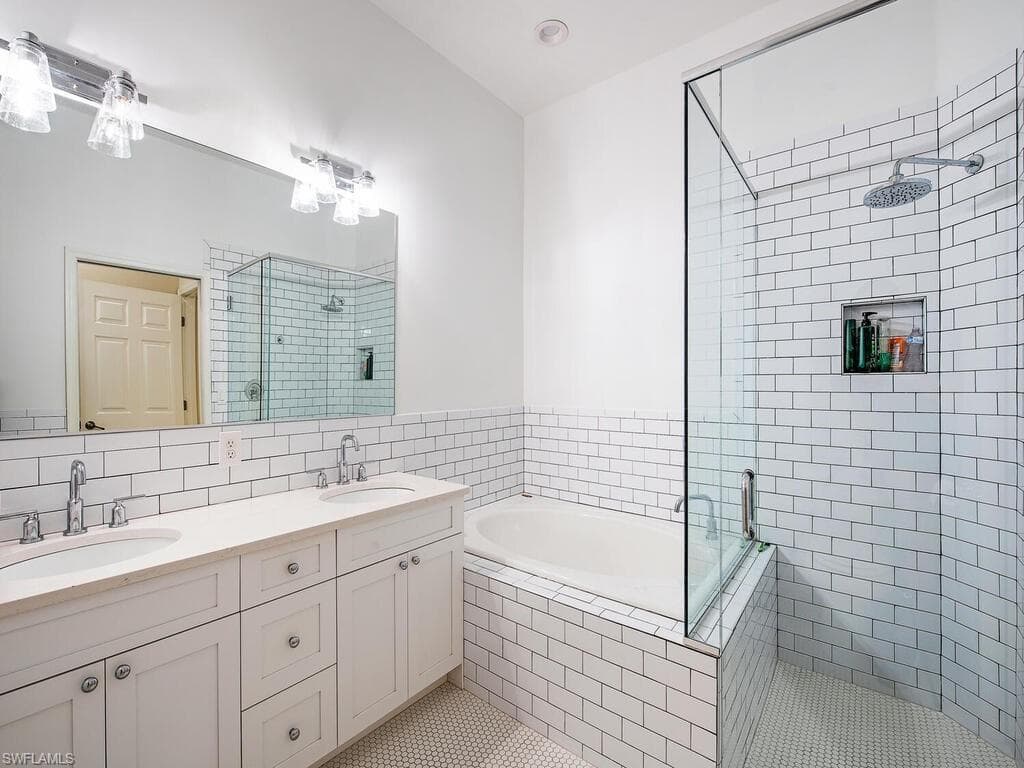 6431 Birchwood Ct, Naples, FL 34109-10