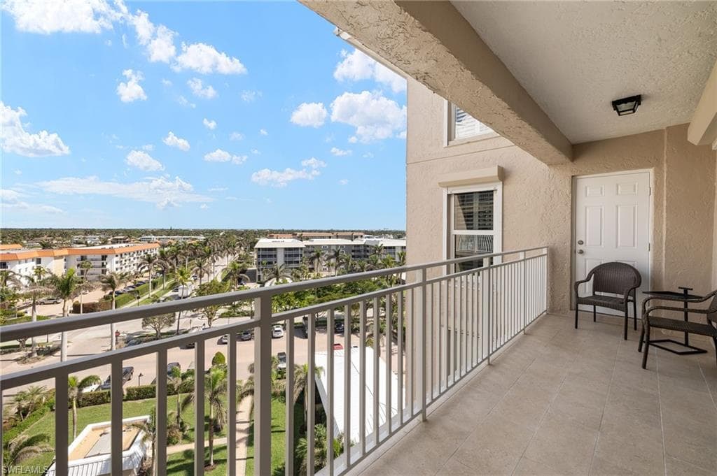 2901 Gulf Shore Blvd N 701s, Naples, FL 34103-28