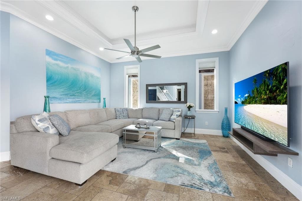 646 111th Ave N, Naples, FL 34108-11