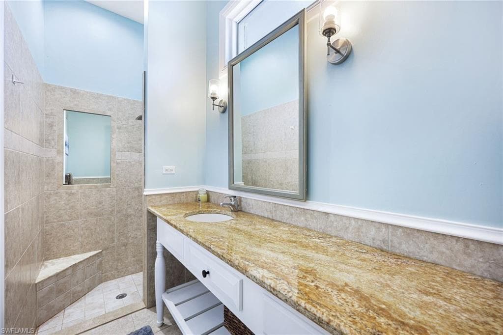 646 111th Ave N, Naples, FL 34108-36