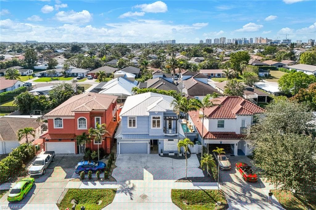646 111th Ave N, Naples, FL 34108-40