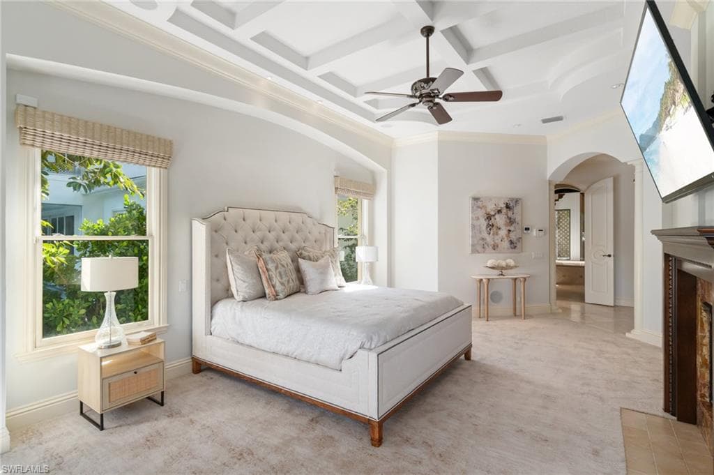651 21st Ave S, Naples, FL 34102-21