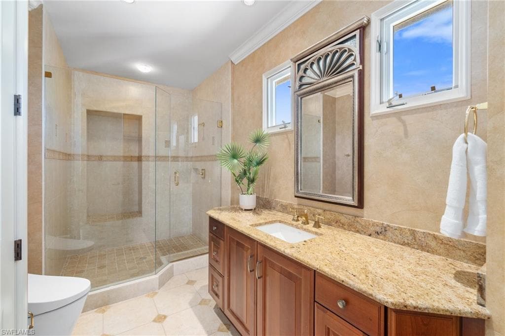 651 21st Ave S, Naples, FL 34102-31