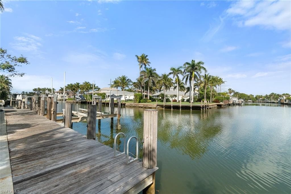 651 21st Ave S, Naples, FL 34102-45