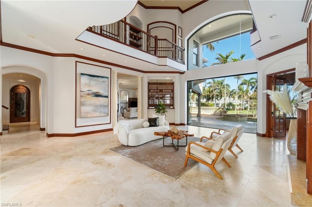 651 21st Ave S, Naples, FL 34102-6