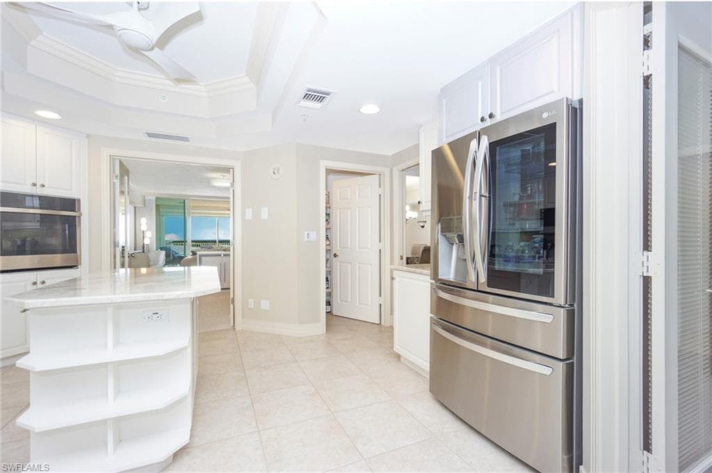435 Dockside Dr B803, Naples, FL 34110-19