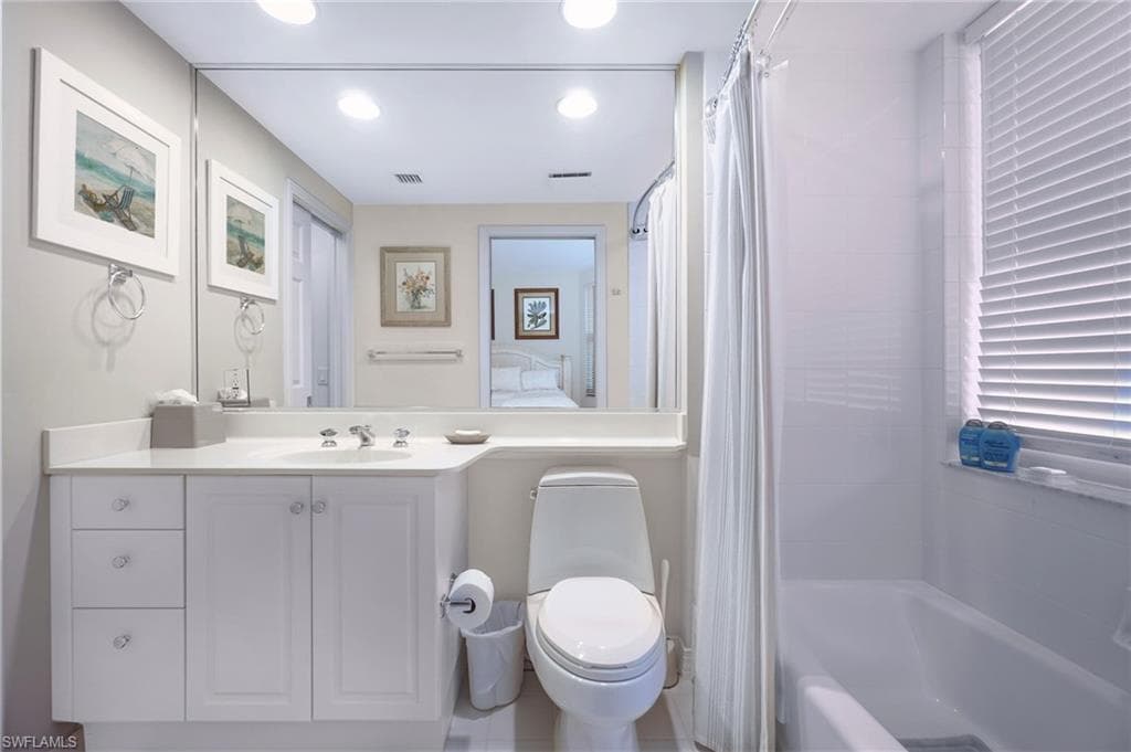 435 Dockside Dr B803, Naples, FL 34110-29