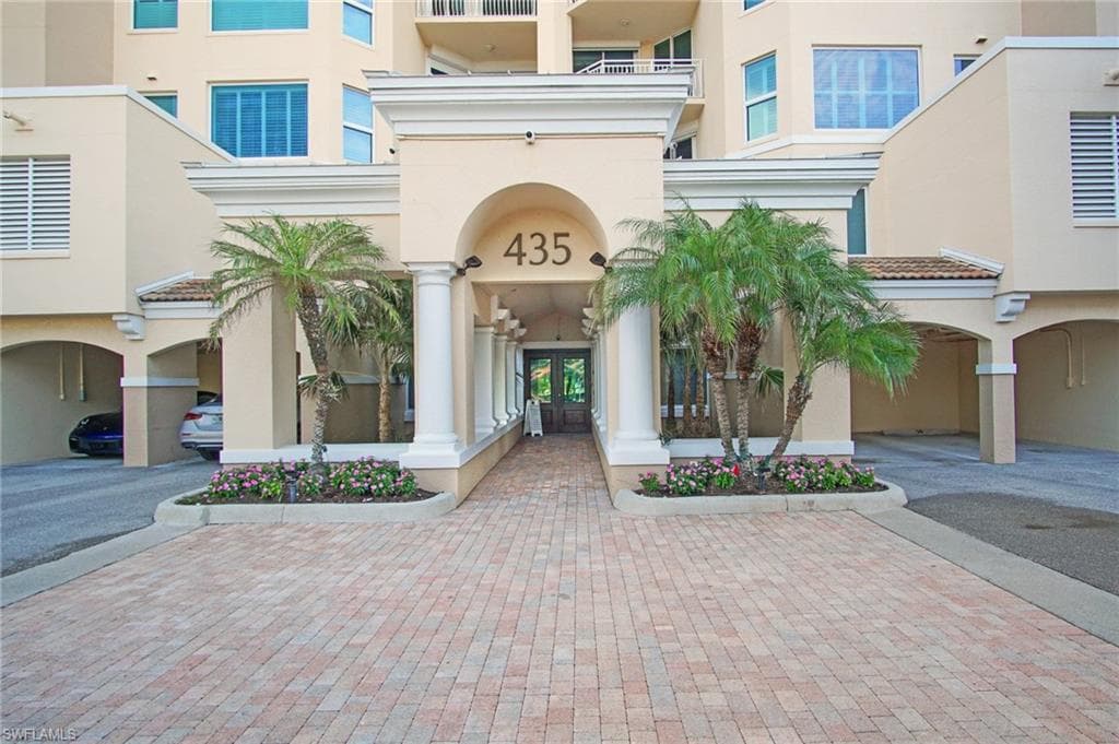 435 Dockside Dr B803, Naples, FL 34110-4