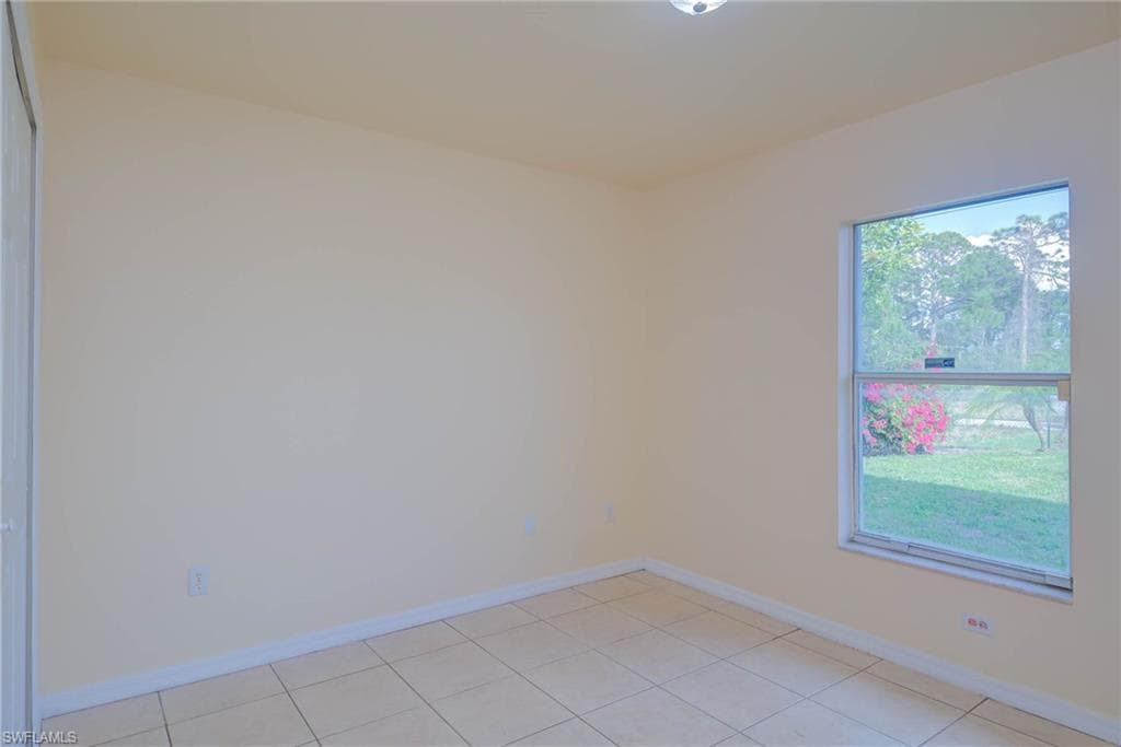 346 Columbus Blvd S, Lehigh Acres, FL 33974-15