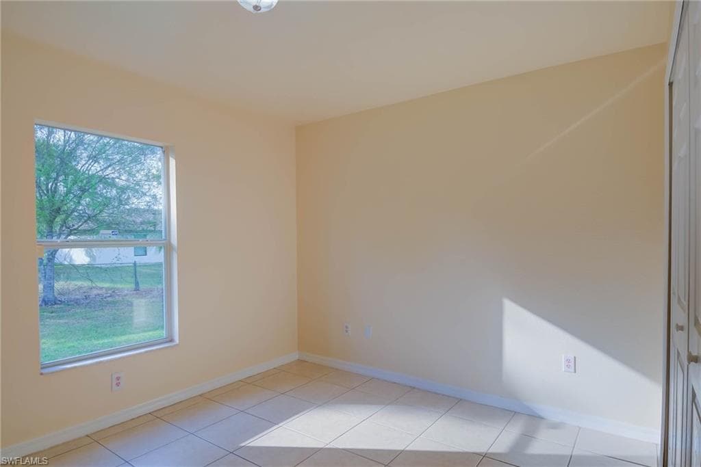 346 Columbus Blvd S, Lehigh Acres, FL 33974-17