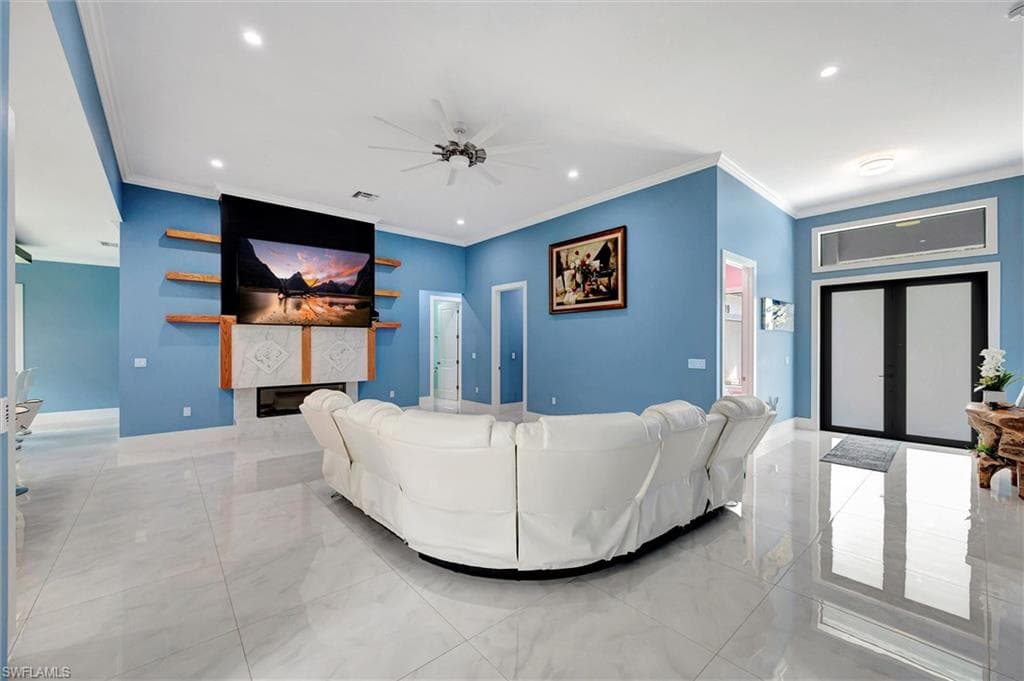 109 14th St SE, Naples, FL 34117-18