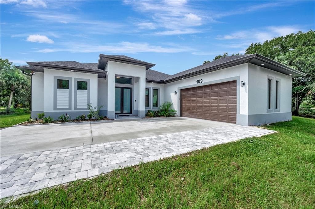 109 14th St SE, Naples, FL 34117-2