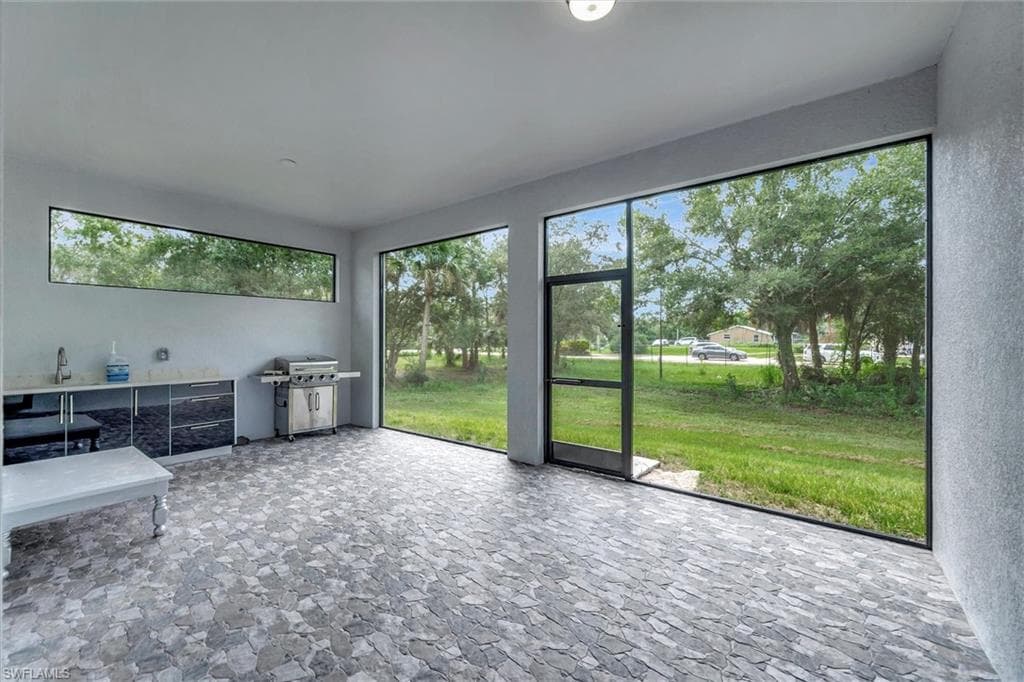 109 14th St SE, Naples, FL 34117-30