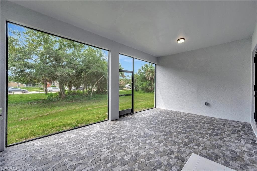 109 14th St SE, Naples, FL 34117-31