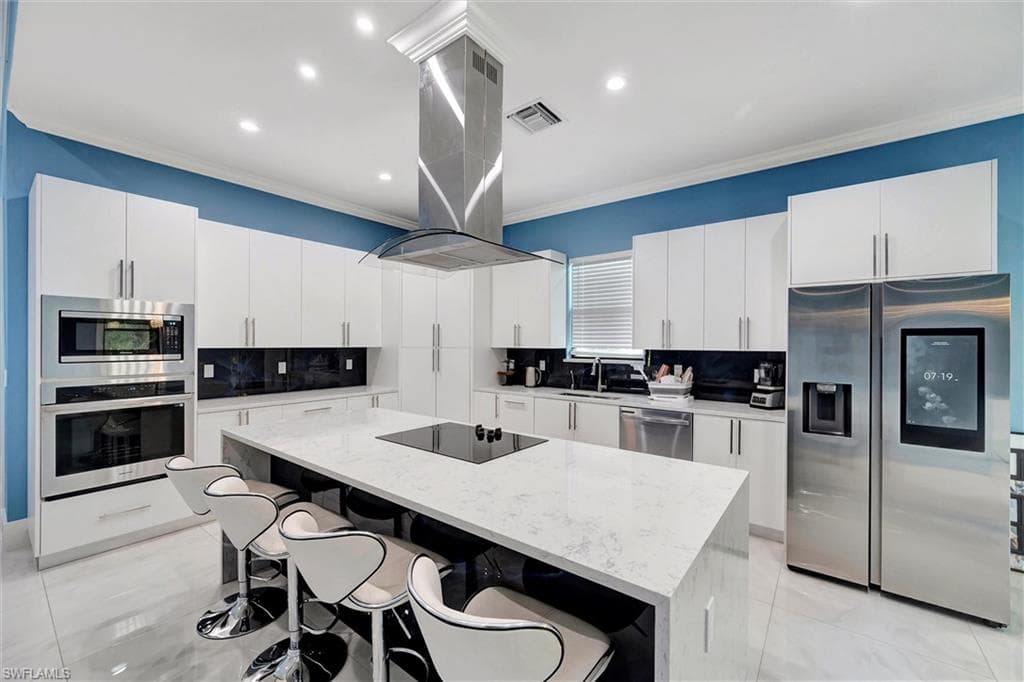 109 14th St SE, Naples, FL 34117-7