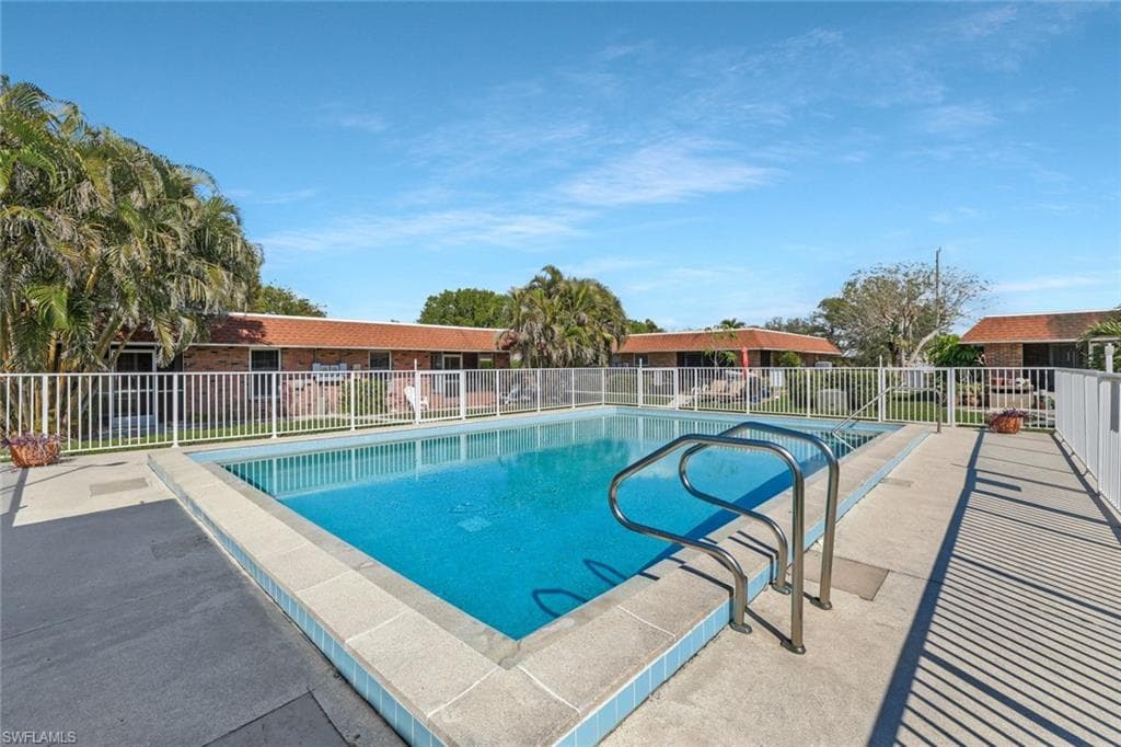 2710 Arbutus St B1, Naples, FL 34112-27