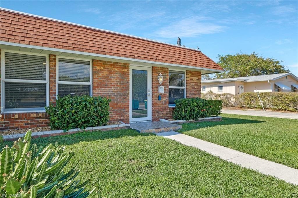 2710 Arbutus St B1, Naples, FL 34112-31