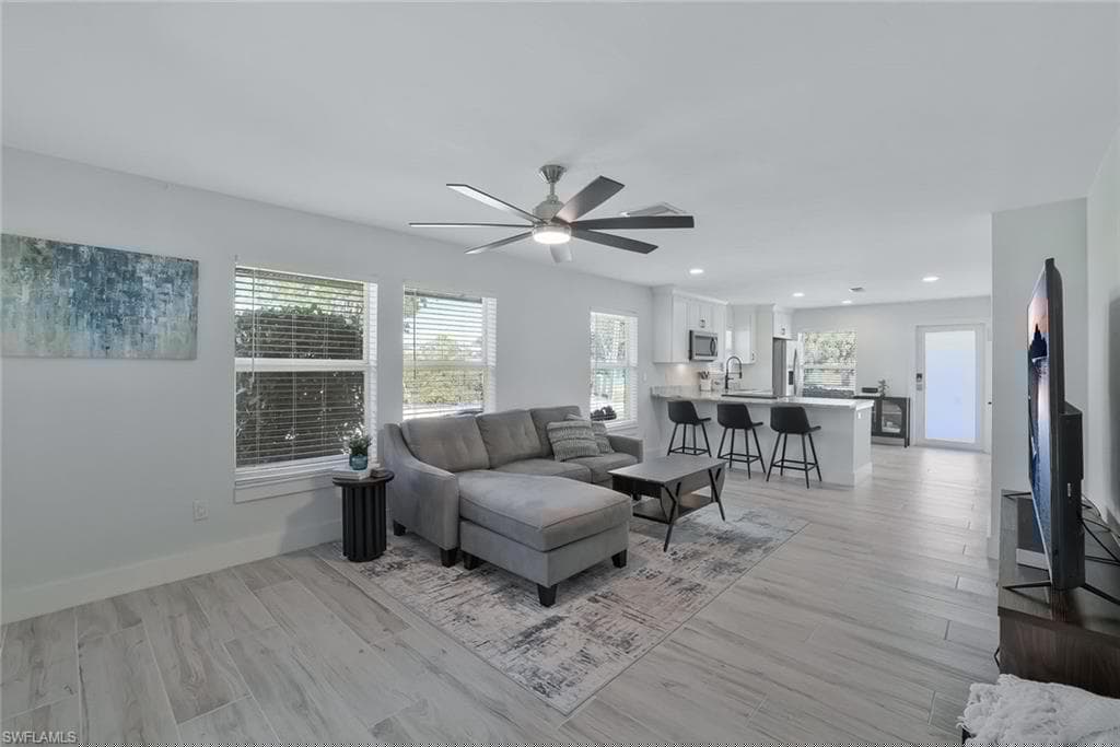 2710 Arbutus St B1, Naples, FL 34112-6