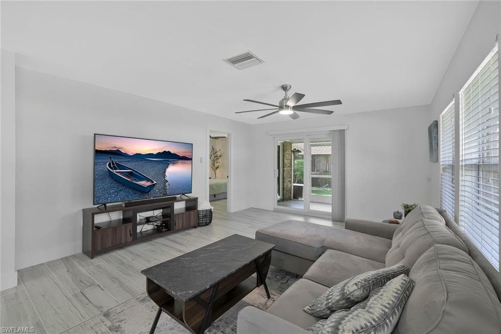 2710 Arbutus St B1, Naples, FL 34112-7