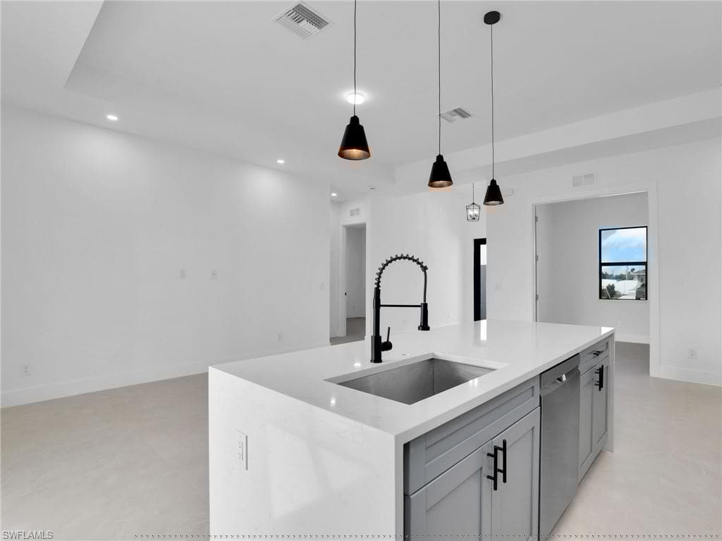 125 24th Ave, Cape Coral, FL 33993-9