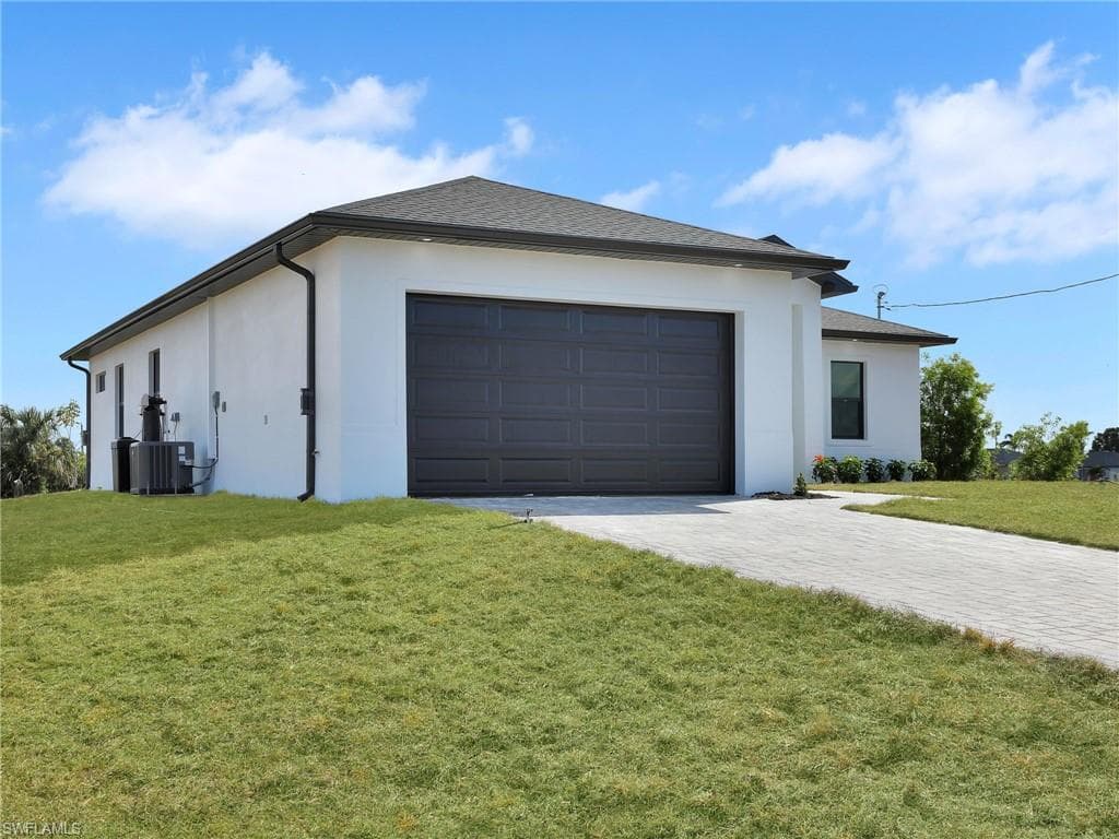 125 24th Ave, Cape Coral, FL 33993-33