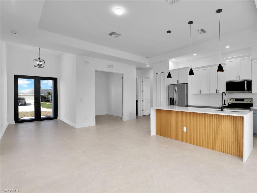 125 24th Ave, Cape Coral, FL 33993-6