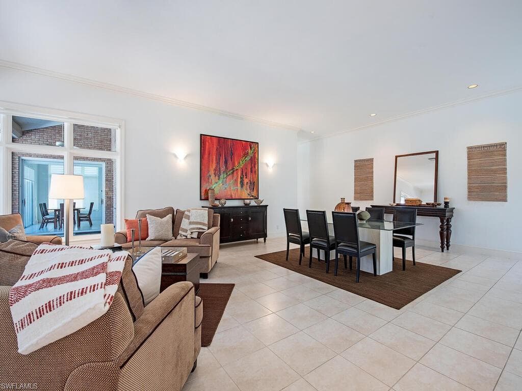 7018 Greentree Dr, Naples, FL 34108-4