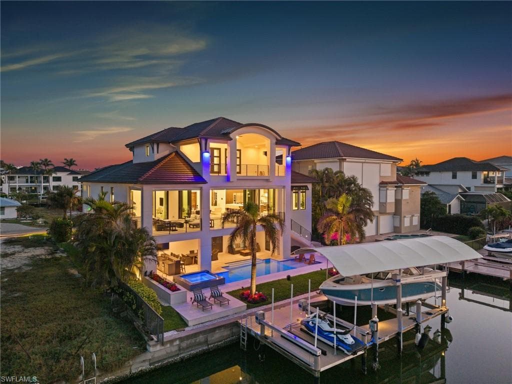 380 Trade Winds Ave, Naples, FL 34108-4