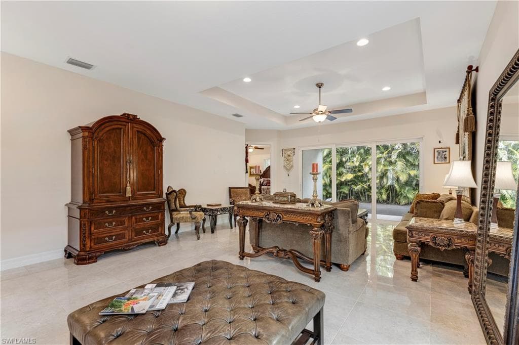 2769 Linda Dr, Naples, FL 34112-12