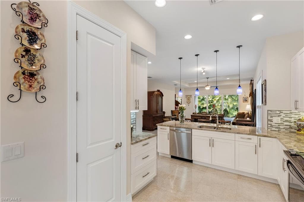 2769 Linda Dr, Naples, FL 34112-15