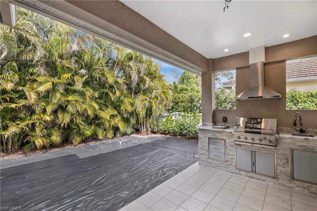 2769 Linda Dr, Naples, FL 34112-33