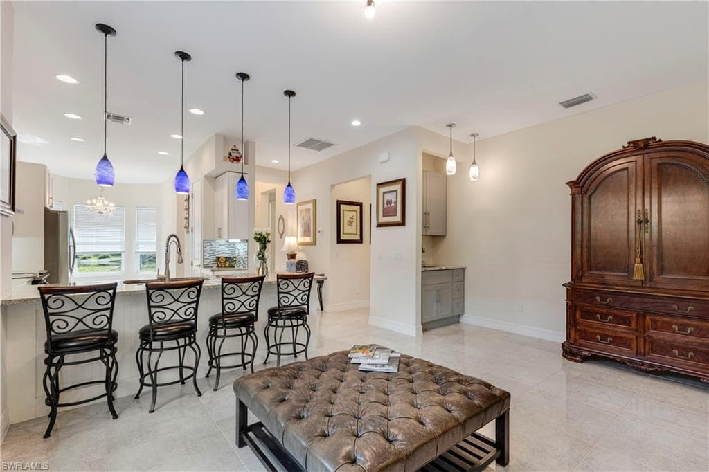 2769 Linda Dr, Naples, FL 34112-8