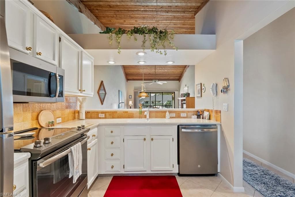 2994 Kings Lake Blvd 2994, Naples, FL 34112-5