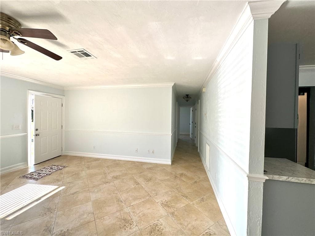 5369 Gilchrist St, Naples, FL 34113-13