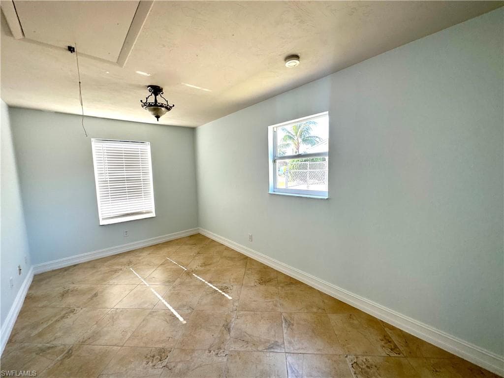 5369 Gilchrist St, Naples, FL 34113-16