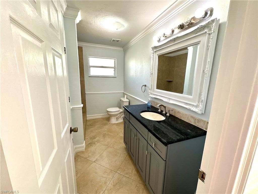 5369 Gilchrist St, Naples, FL 34113-23