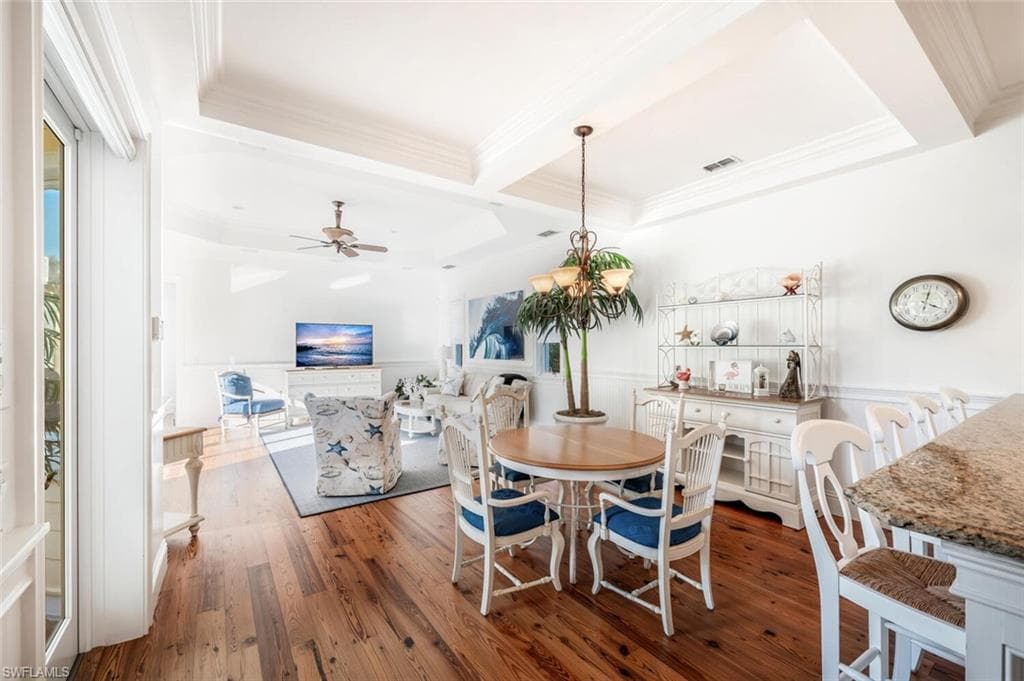 165 Broad Ave S, Naples, FL 34102-10