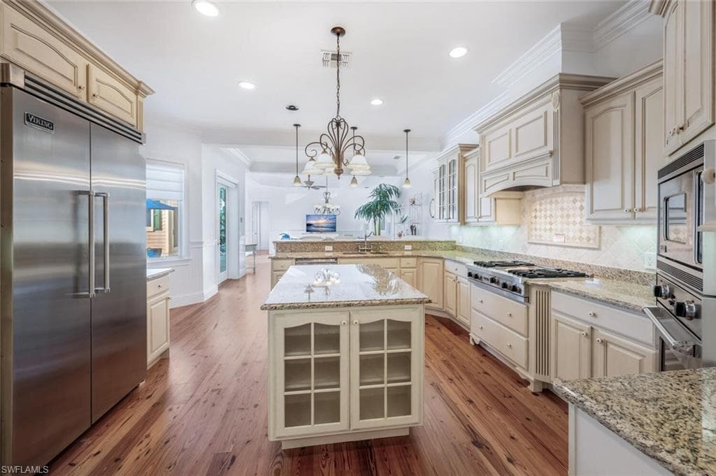 165 Broad Ave S, Naples, FL 34102-15