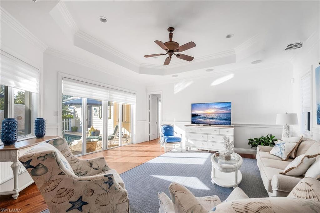 165 Broad Ave S, Naples, FL 34102-19
