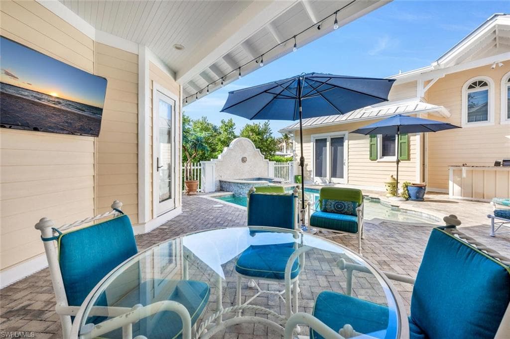 165 Broad Ave S, Naples, FL 34102-34