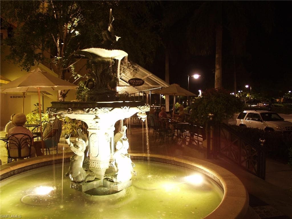165 Broad Ave S, Naples, FL 34102-37
